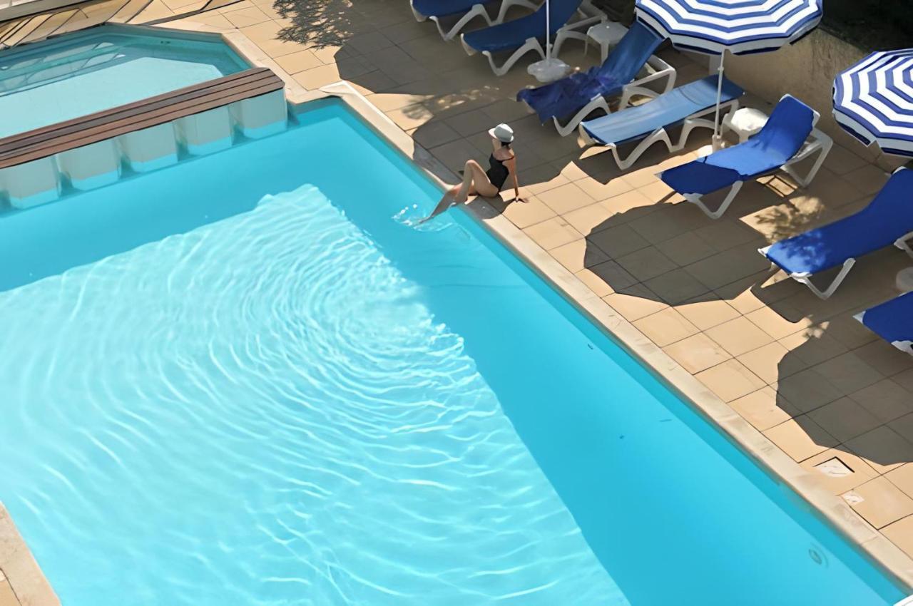 Hotel Brise de Mer - Piscine intérieure&extérieure Saint-Raphaël Exterior foto
